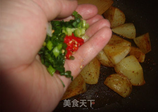 【锅巴土豆】的做法步骤：5