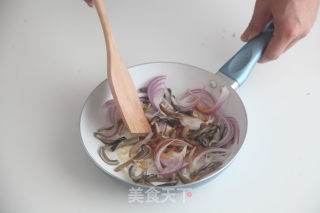 洋葱炒鳝丝的做法步骤：3