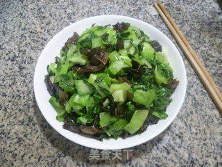 手捏菜炒黑木耳的做法步骤：12