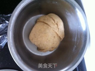 彩色花朵馒头的做法步骤：1