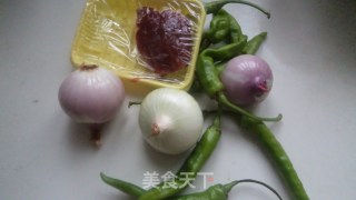 洋葱爆炒牛肉的做法步骤：1