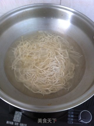 西红柿鸡蛋打卤面的做法步骤：9