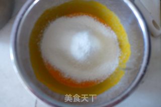 南瓜黑芝麻戚风蛋糕的做法步骤：4