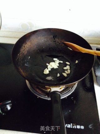 虾皮炒丝瓜的做法步骤：3
