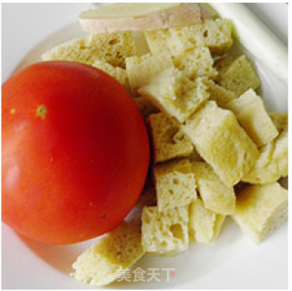 【西红柿炒面筋】----清清爽爽家常菜的做法步骤：1