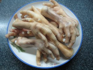 红卤凤爪的做法步骤：2