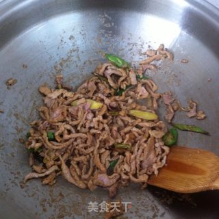 鱼香肉丝的做法步骤：7