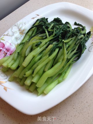 肉酱淋菜心的做法步骤：2