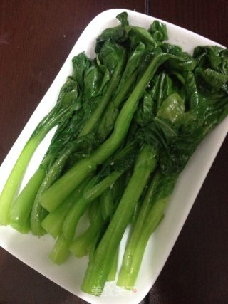白灼菜心的做法步骤：2