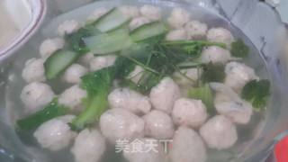 猪肉香菜虾丸汤的做法步骤：8