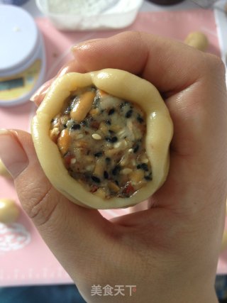 五仁月饼的做法步骤：4