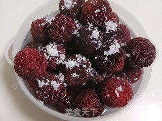 杨梅罐头的做法步骤：2