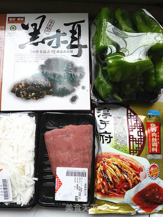 家庭制作鱼香肉丝（简易版）的做法步骤：1