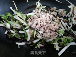 家庭制作鱼香肉丝（简易版）的做法步骤：11