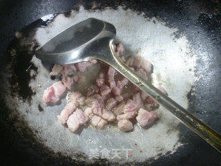梅干菜五花肉炒梅豆的做法步骤：3