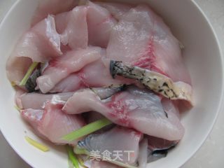 酸酸甜甜番茄鱼片的做法步骤：2
