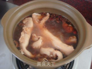 酸辣菜炒大肠的做法步骤：2