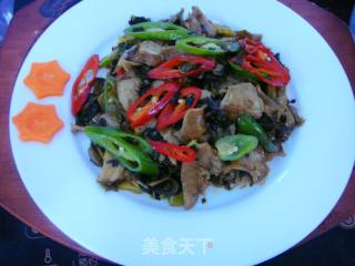 酸辣菜炒大肠的做法步骤：8