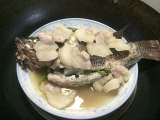 鱼蒸肉--爸爸去哪儿吴镇宇拿手菜的做法步骤：8