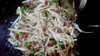 茭白牛肉丝的做法步骤：9
