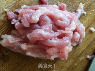 青椒肉丝土豆丝的做法步骤：1
