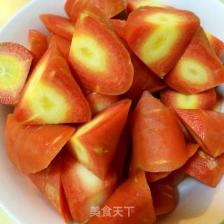 胡萝卜烧肉的做法步骤：1
