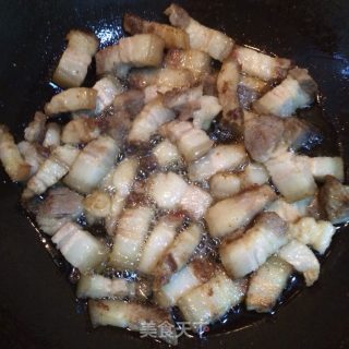 胡萝卜烧肉的做法步骤：2