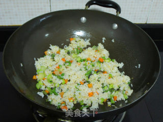 杂蔬炒饭的做法步骤：6