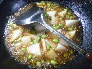 毛豆烧萝卜的做法步骤：12