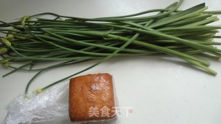 韭菜苔炒香干的做法步骤：1