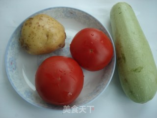 番茄烧西葫芦的做法步骤：1