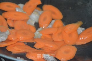 木耳胡萝卜炒瘦肉的做法步骤：4