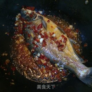 糟辣椒烧武昌鱼的做法步骤：5