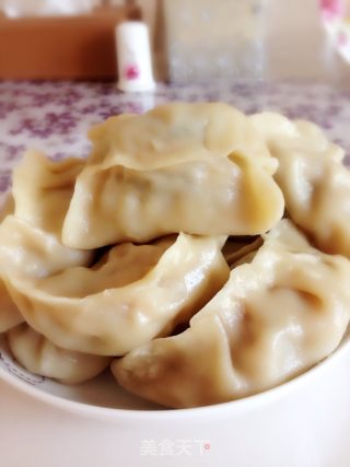 牛肉圆葱胡萝卜烫面包子的做法步骤：1