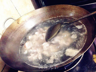 私房菜之酸菜炖排骨的做法步骤：3