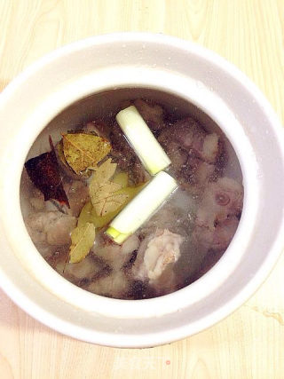 私房菜之酸菜炖排骨的做法步骤：4