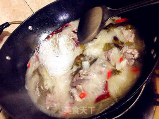 私房菜之酸菜炖排骨的做法步骤：12
