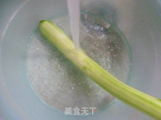 笋干炒夜开花的做法步骤：2