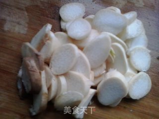 杏鲍菇炒鸡丁的做法步骤：3
