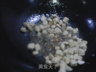 杏鲍菇炒鸡丁的做法步骤：5