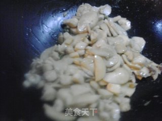 杏鲍菇炒鸡丁的做法步骤：7