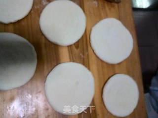 白吉馍饼坯的做法步骤：4