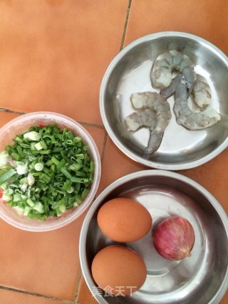 虾仁煎蛋饺的做法步骤：1