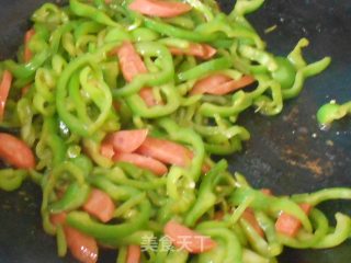 香肠炒辣椒的做法步骤：5