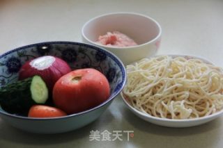披萨酱拌面的做法步骤：1