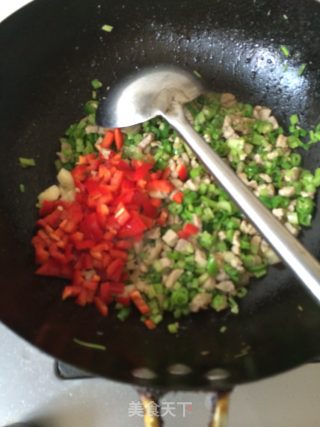 菜丁配肉丁的做法步骤：16