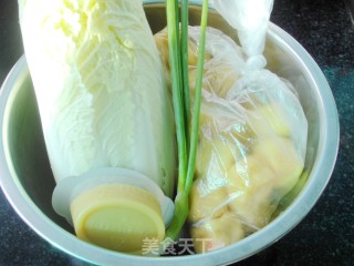 油豆腐炖白菜的做法步骤：1
