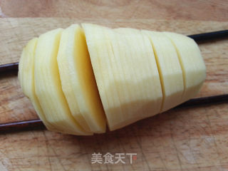 家庭制作黑胡椒粒风琴土豆的做法步骤：3