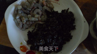 三鲜饺子的做法步骤：1