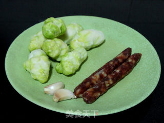 儿菜炒腊肠的做法步骤：1